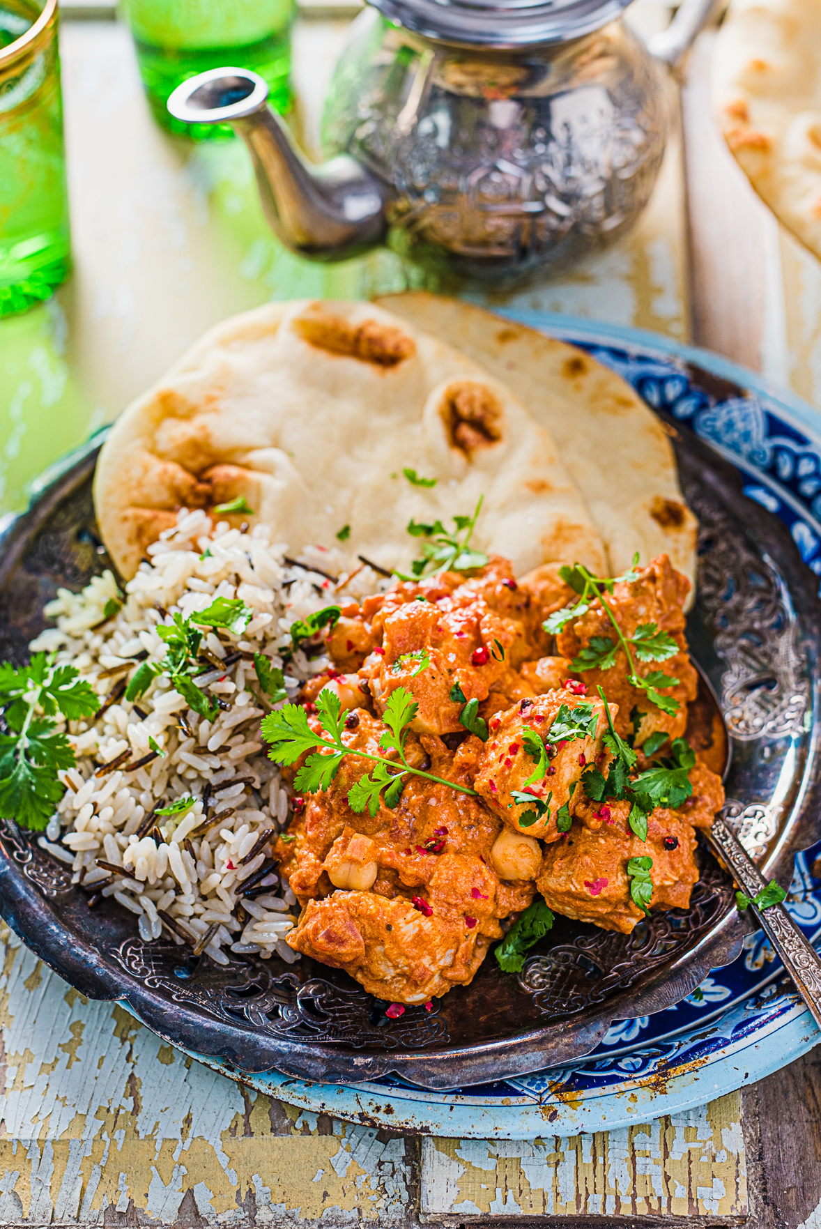 Poulet au beurre avec pois chiches