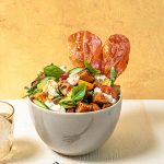 Salade aux pêches façon panzanella