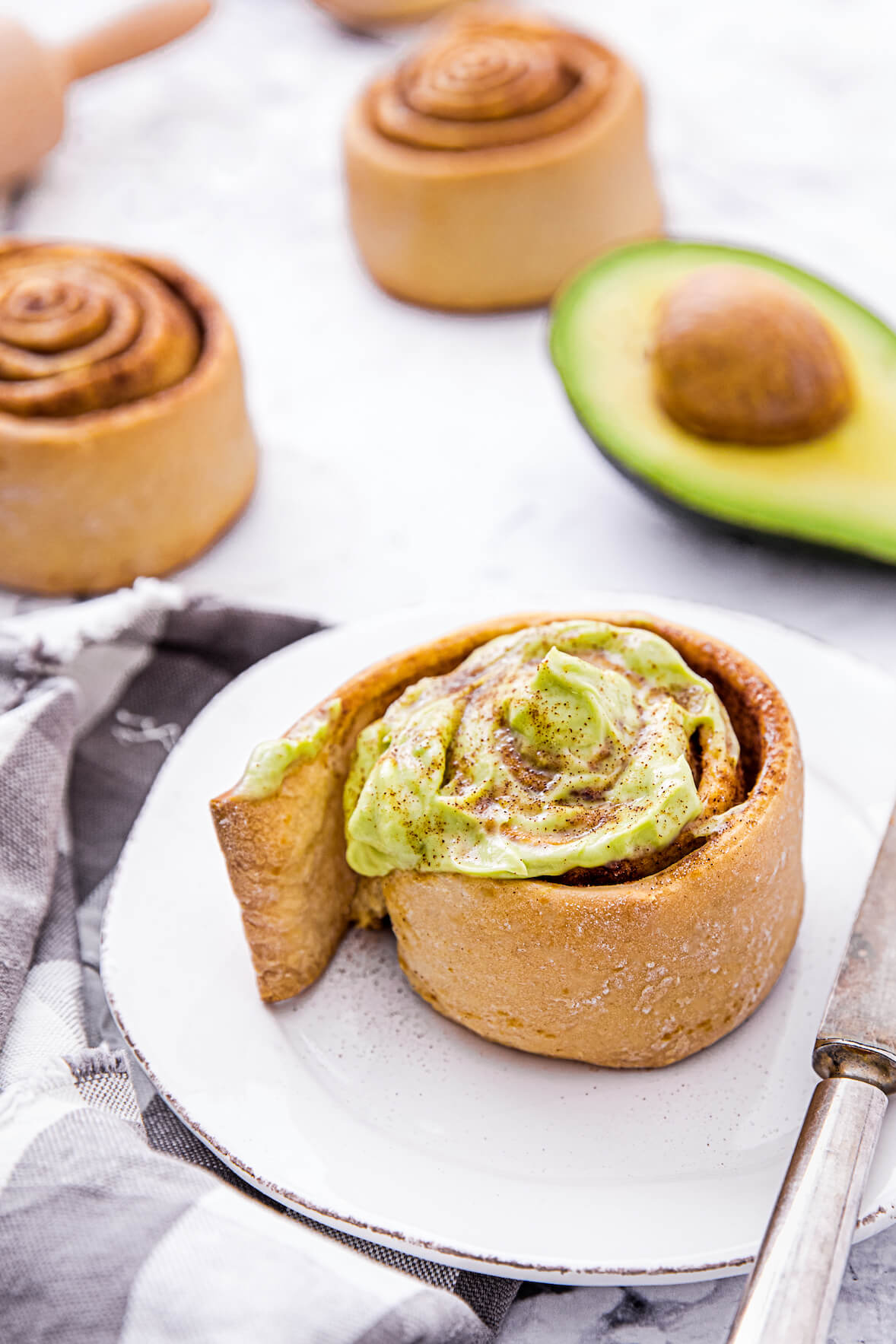 Cream cheese and avocado cinnamon rolls