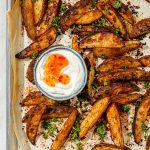 Patates au four en quartiers