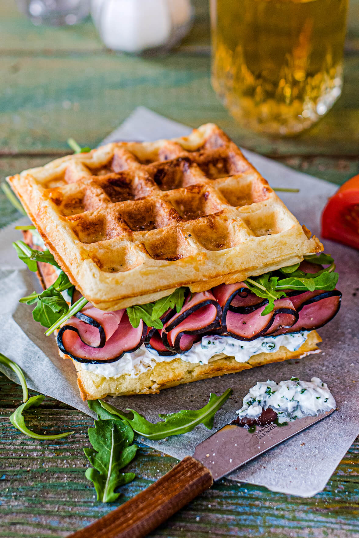 Sandwich au jambon dans une gaufre (gaufrewich)