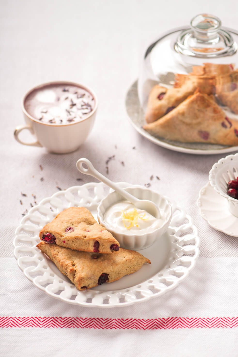 Scones aux canneberges et glaçage au citron