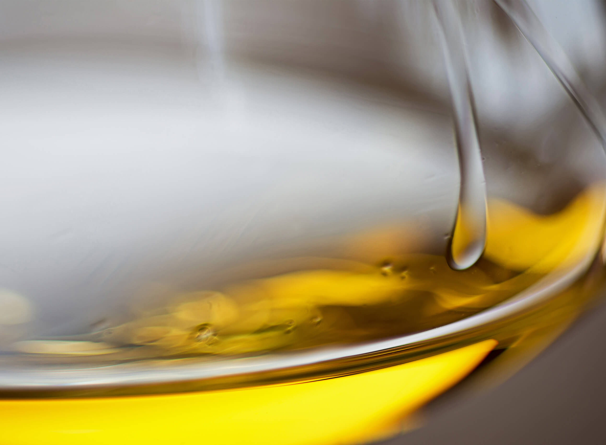 Are the sugar contents of white, rosé, orange, and red wines the same?