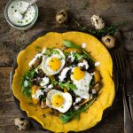 Socca (crêpes à la farine de pois chiches) aux champignons
