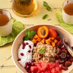 Couscous israélien déjeuner épices et yogourt