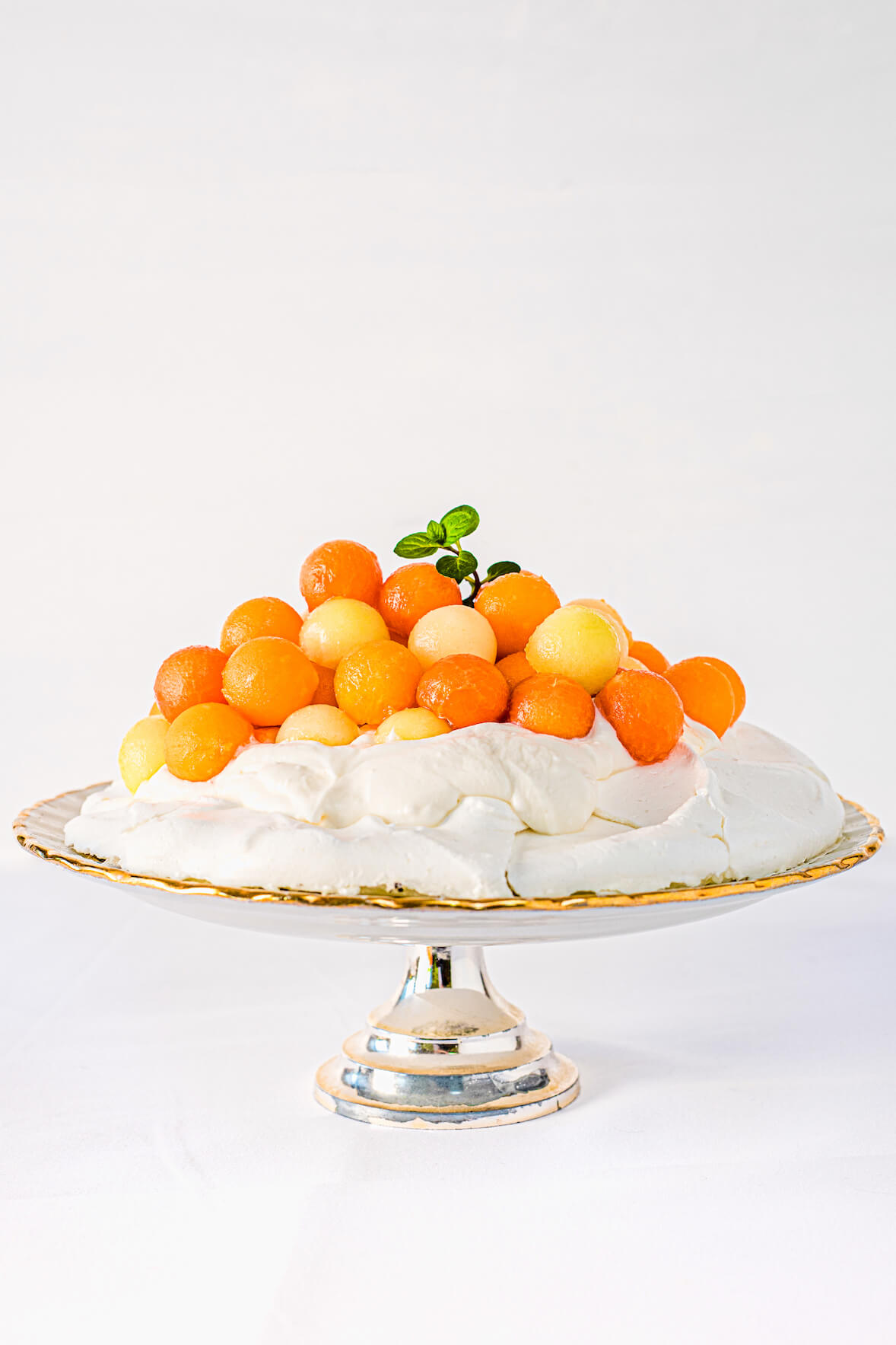 Melon pavlova
