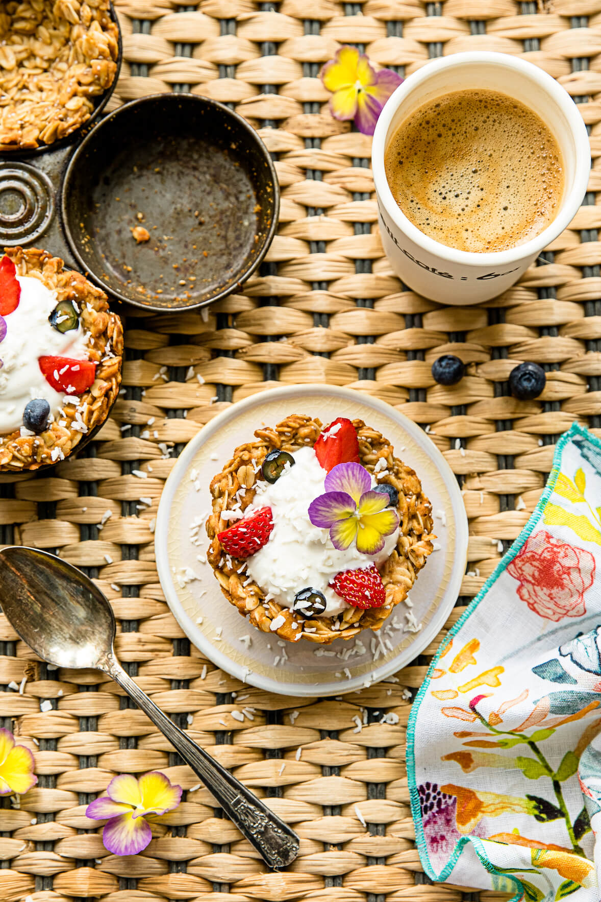 Bol de granola maison tartelette yogourt