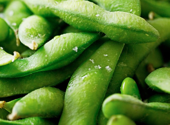 Edamame: nutritional values, calories, health benefits, recipes & uses
