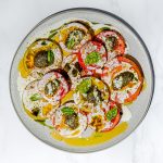 Salade de tomates, pesto et vinaigrette au babeurre