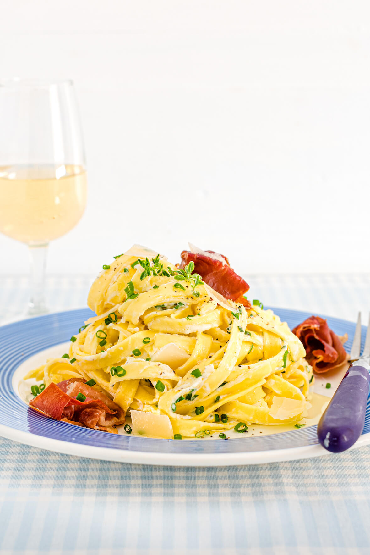 Pâtes alfredo avec prosciutto grillé