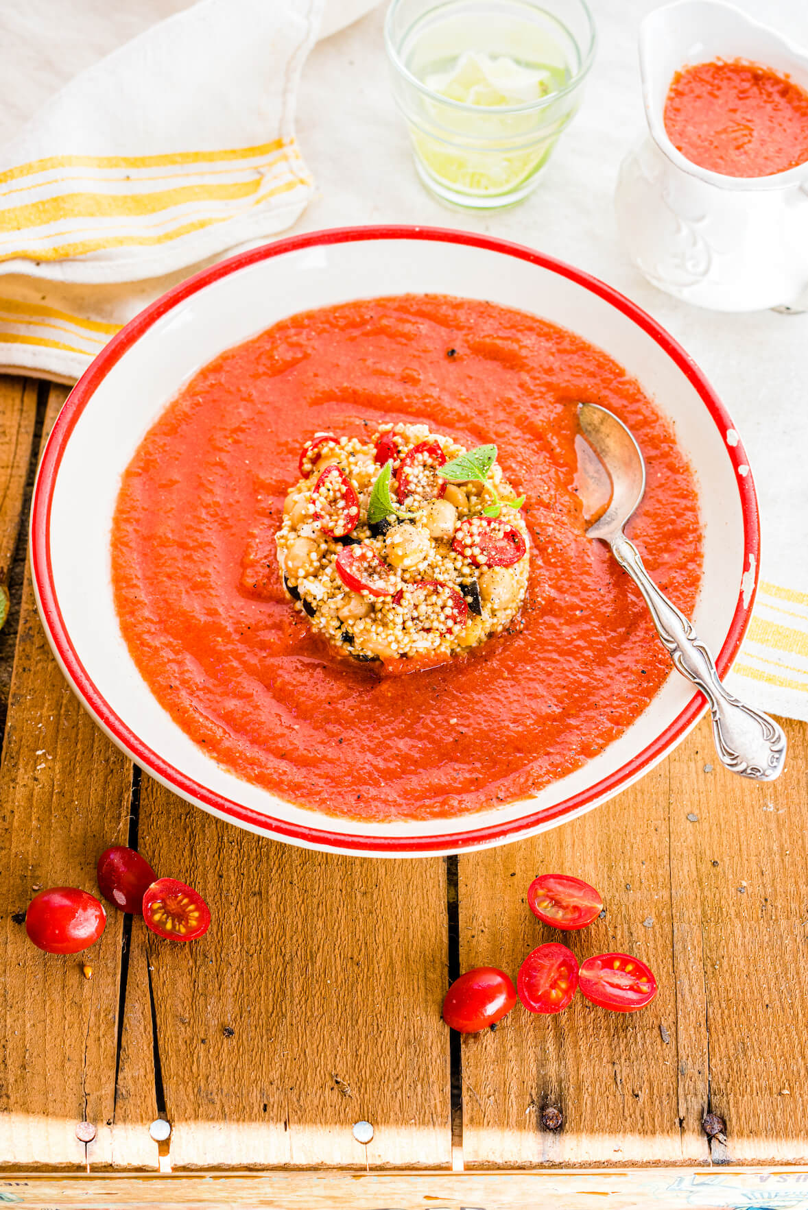 Soupe froide gaspacho aux tomates