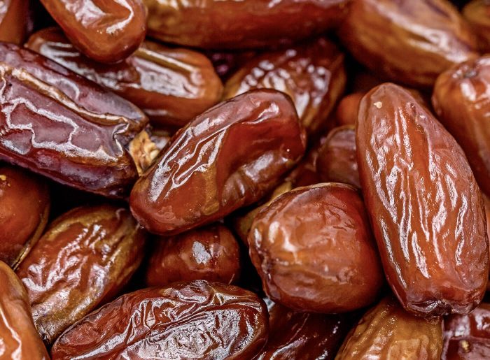 Date: nutritional values, calories, health benefits, recipes & uses