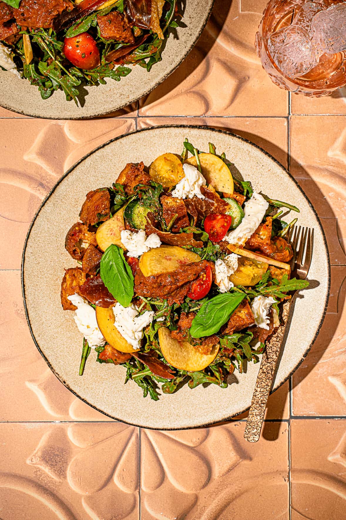 Recette de salade panzanella avec nectarines