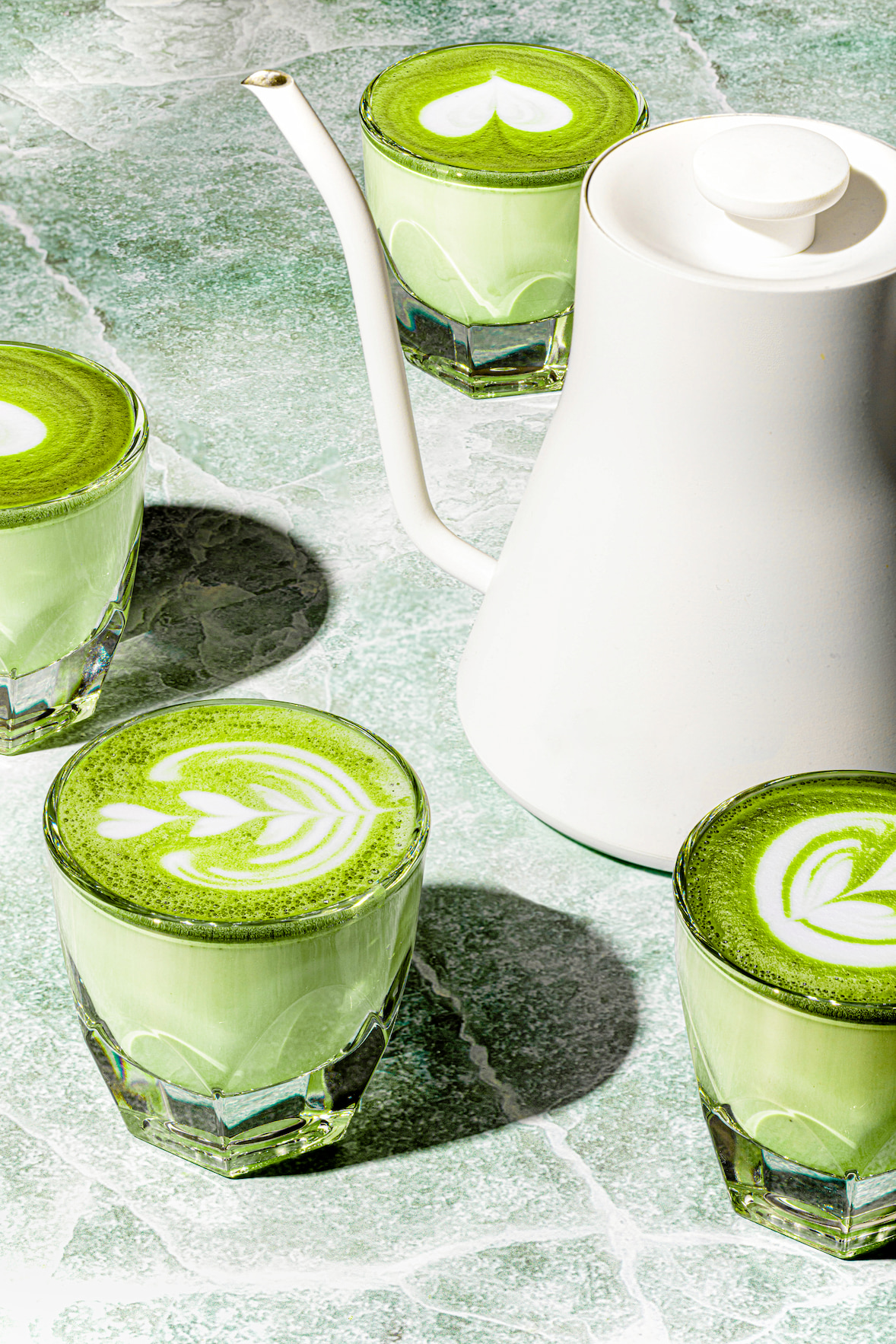 Le meilleur matcha latté préparé avec du thé vert matcha