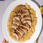 Filet de porc farci avec sauce aux pommes
