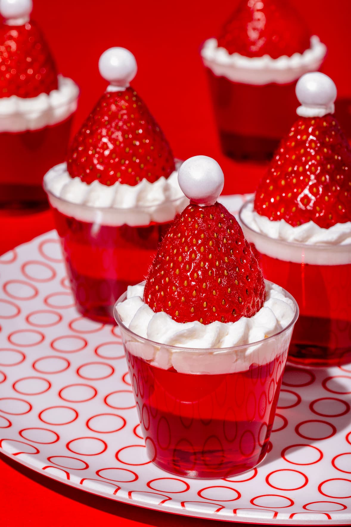 Jell-O shots à la fraise en forme de Père Noël
