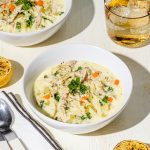 Soupe au poulet et à l’orzo