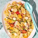Salade de farfalles aux asperges avec chorizo