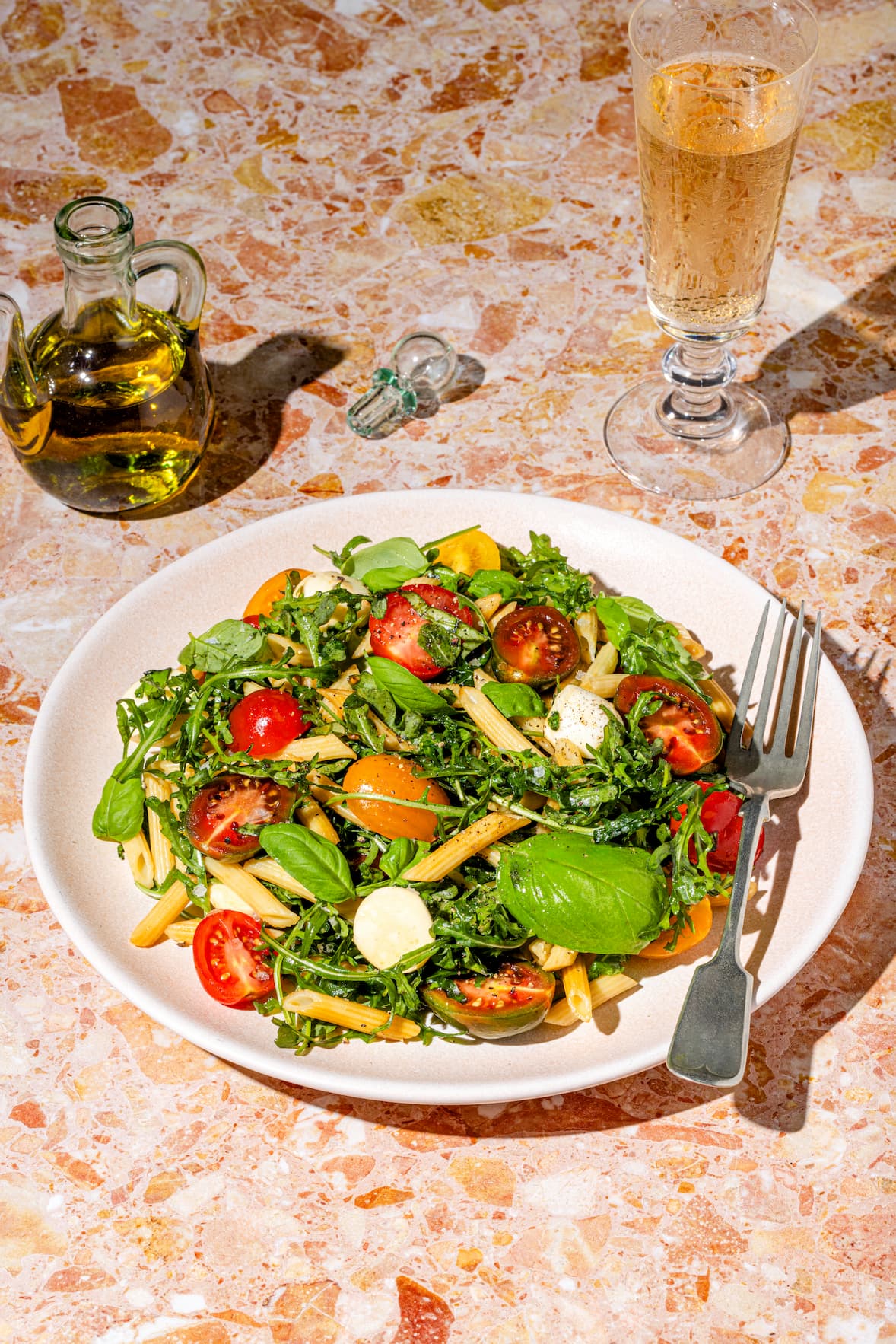 Salade de pâtes style caprese