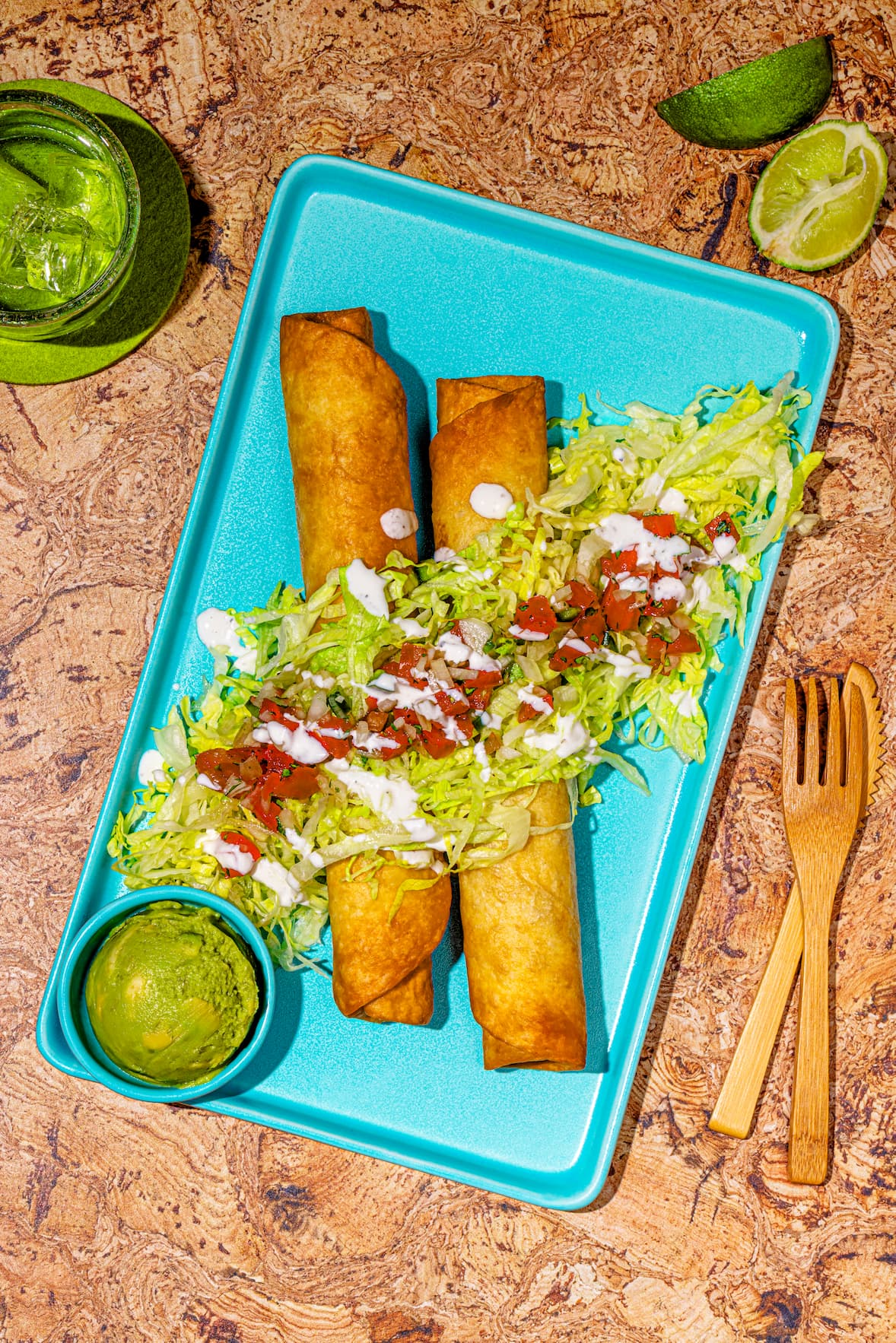 Recette de flautas au poulet avec guacamole et pico de gallo