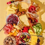 Plateau de fromages et de charcuteries
