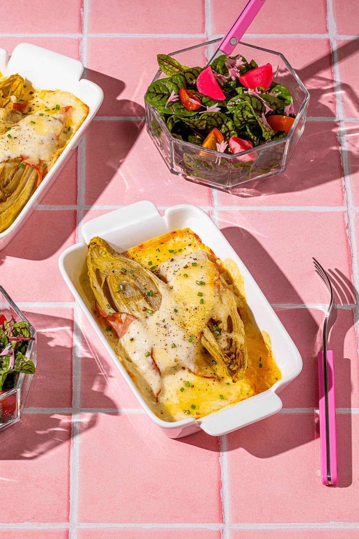 Endives au jambon gratinées avec fromage Gruyère et béchamel