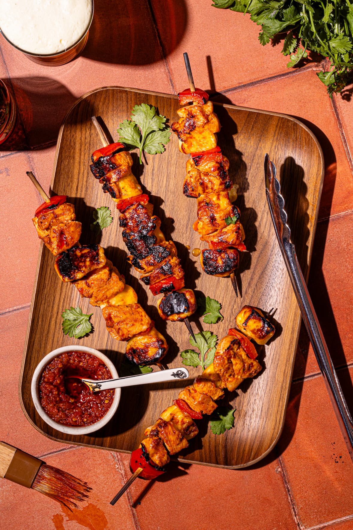 Brochettes de poulet piri piri avec fromage halloumi