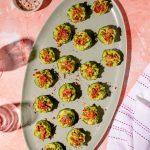 Bouchées d’avocat, concombre et bacon