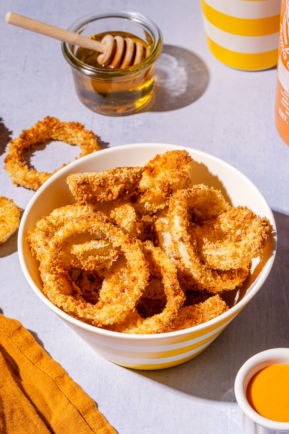 Rondelles d'oignons (oignons français) au air fryer