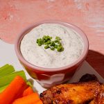 Trempette pour ailes de poulet à la crème sure