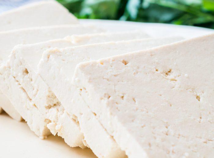 Le tofu : valeurs nutritives, calories, bienfaits santé, recettes et utilisations