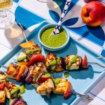 Brochettes d’halloumi et de pêches