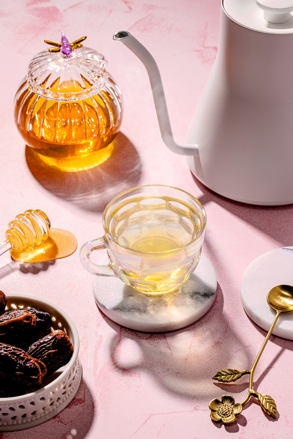 Café blanc (boisson chaude au miel et à l'eau de fleur d'oranger)