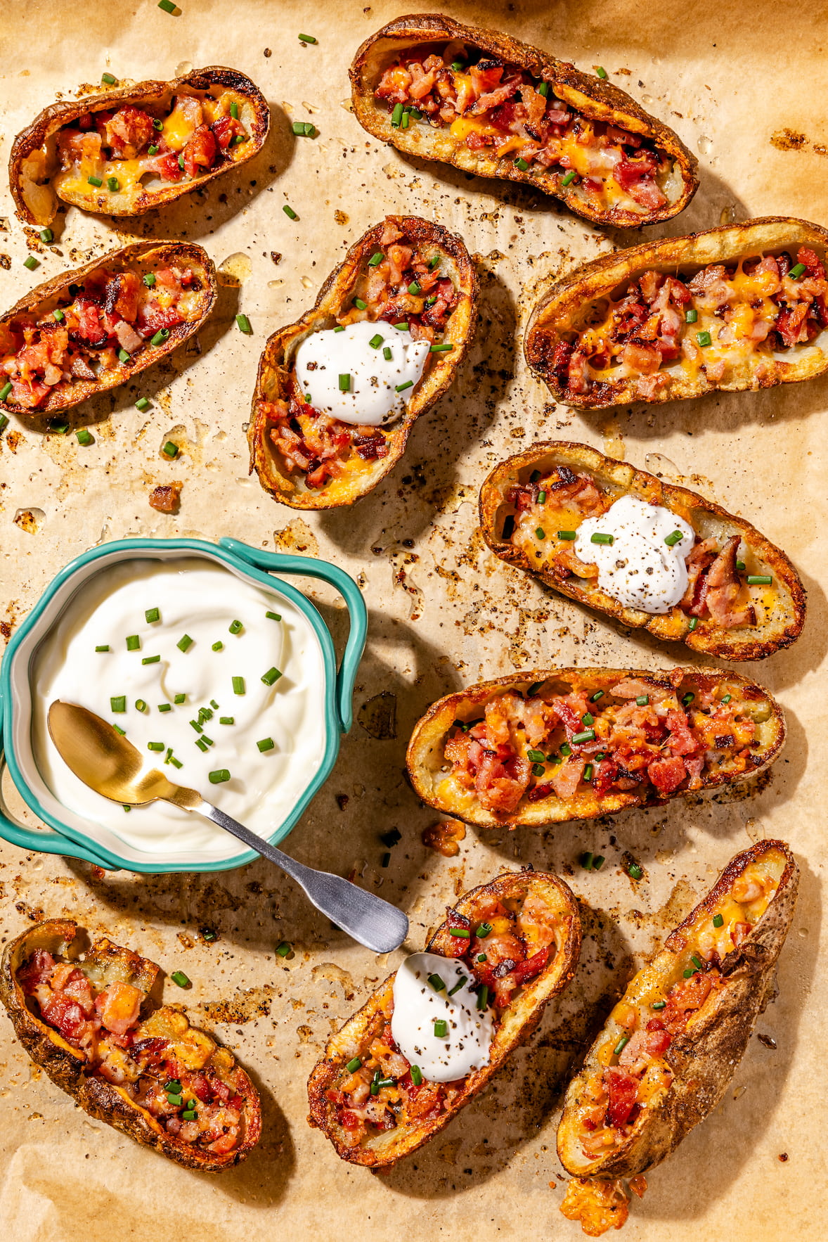 Pelures de pommes de terre gratinées avec bacon