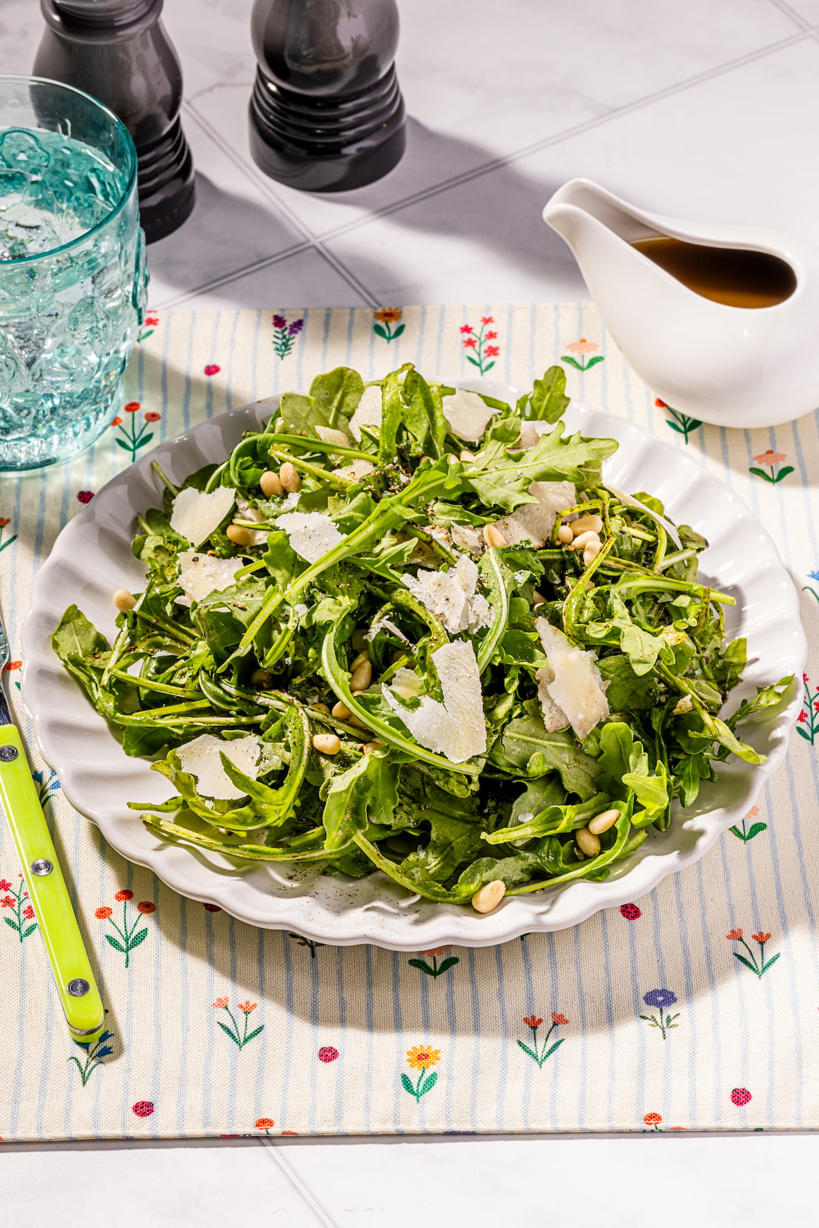 Salade de roquette simple avec parmesan