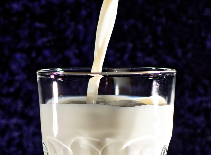 Le lait : valeurs nutritives, calories, bienfaits santé, recettes et utilisations